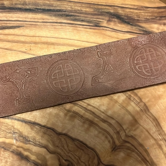 Handmade Brown Leather Mjolnir bracelet - Picture 1 of 5